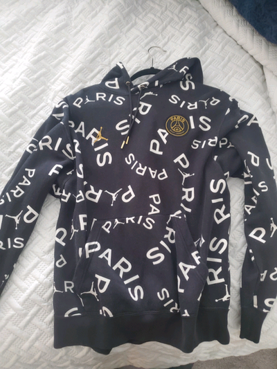 Paris Saint German Sweater Worn OnceSize Medium, View more