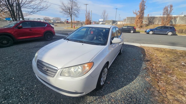 2009 Hyundai Elantra – Pour pièces, projet ou Derby-1490$OBO