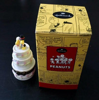 Hallmark Peanuts Gallery "Lovebirds" Hinged Porcelain Box