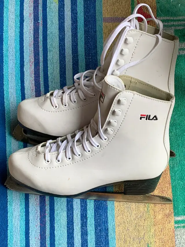 SKATES and Guards : Sz 6 (38)  : Like NEW: Clean,Smoke Free