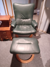 Stylish Leather Chair/Stool (North Bay)