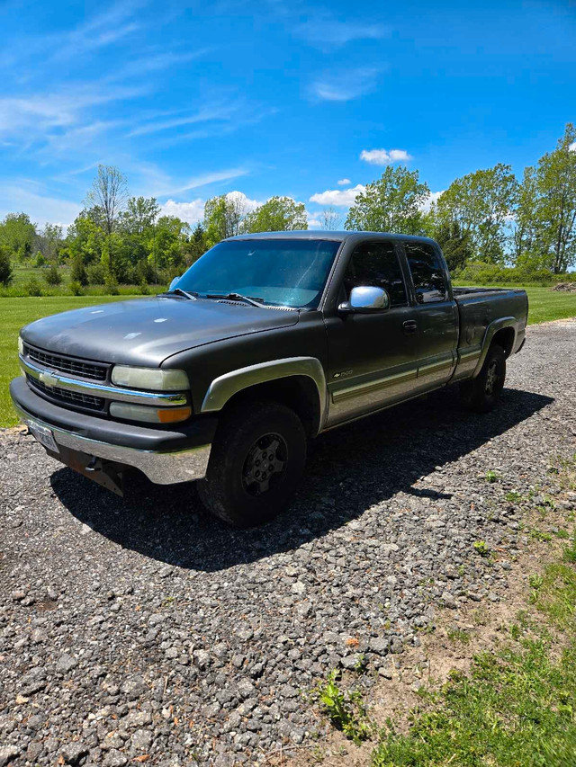 2002 silverado 1500  in Cars & Trucks in Chatham-Kent - Image 2
