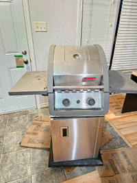 COLEMAN BBQ Propane with cover. Spring has arrived. to go GRILL!