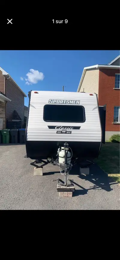 Roulotte 2021 sport en classique de 21 pied de 3000lb entretien faite deux fois par année aucune inf...