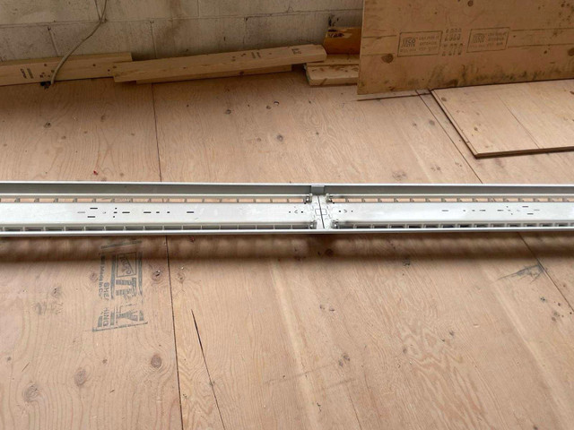 Tube light/Light fixtures , 8 feet to multiple lengths in Electrical in Mississauga / Peel Region - Image 2