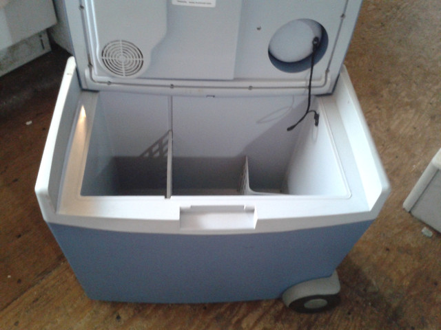 MobiCool 35W 12v powered cooler in General Electronics in Chatham-Kent