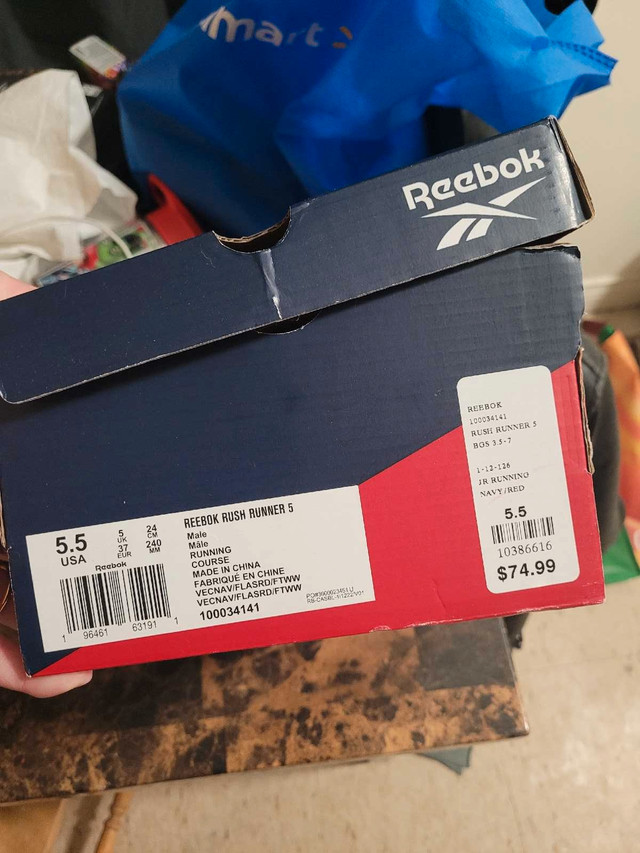 Boys size 5.5 reebok shoes in Kids & Youth in New Glasgow - Image 3