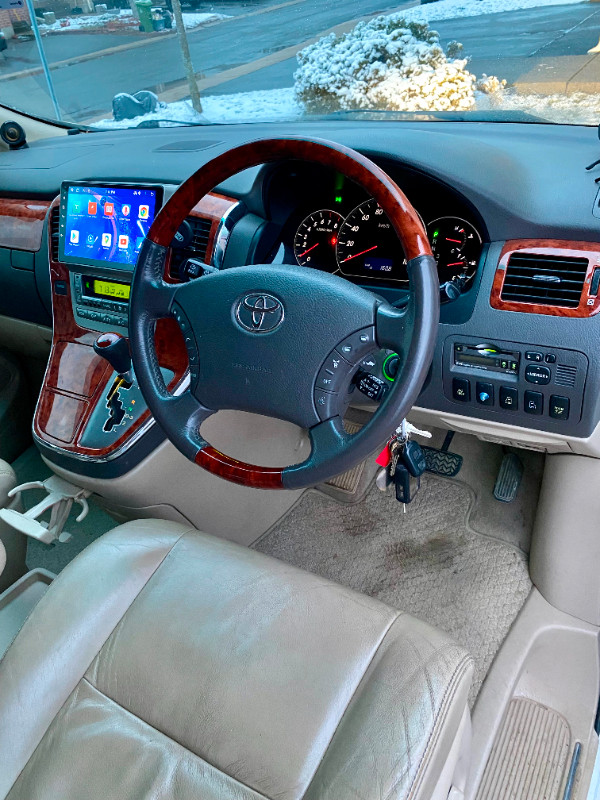 2004 Toyota Alphard G, AWD, Adaptive Cruise Control in Cars & Trucks in Kingston - Image 4
