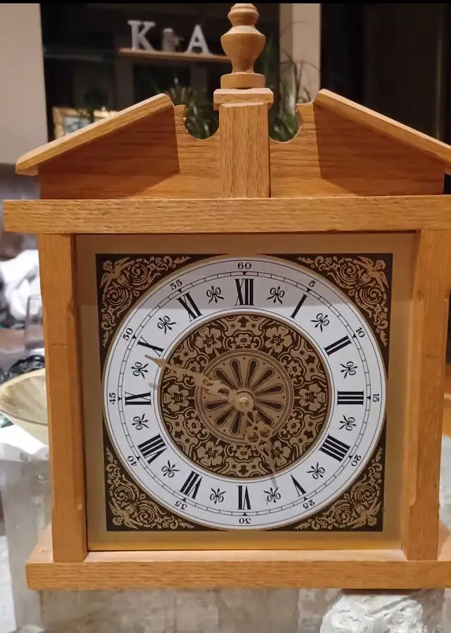 Wooden mantel/wall clock in Home Décor & Accents in Ottawa - Image 2