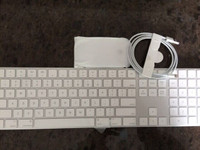 APPLE Wireless Keyboard, Mouse and Charging Cable