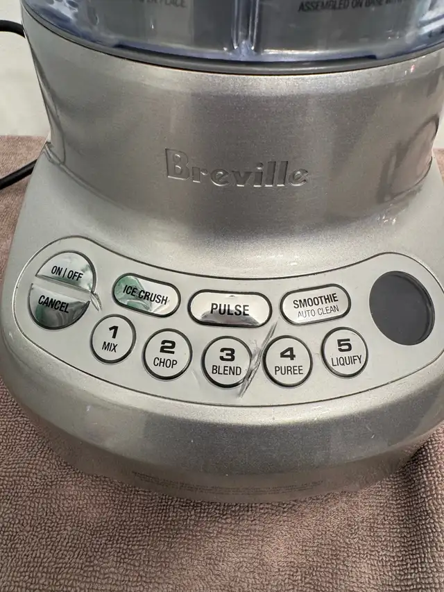 Breville Blender BBL605XL in Processors, Blenders & Juicers in City of Toronto - Image 5