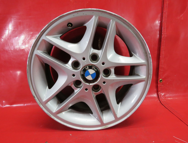 2005 BMW 325CI WINTER WHEELS in Tires & Rims in Markham / York Region - Image 2