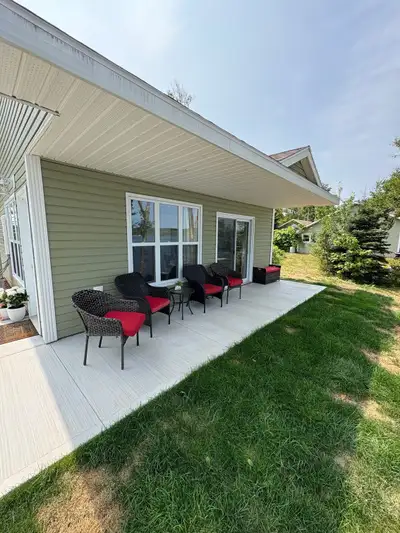 New 1 bedroom, fully furnished, ready to move in home on the Mira River, Albert Bridge area. Utiliti...