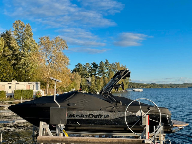 Bateau Mastercraft XT21 - 2022 dans Vedettes et bateaux à moteur  à Saint-Hyacinthe