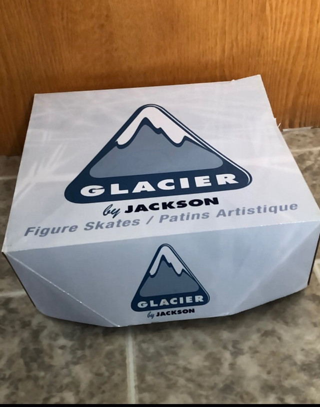 Glacier by Jackson Kids Figure Skating Shoes/Size 12J in Skates & Blades in Calgary - Image 2