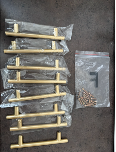 cabinet handles: pull bars; poignées (barres), View more