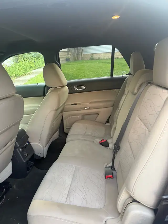 Ford Explorer534371451903692804