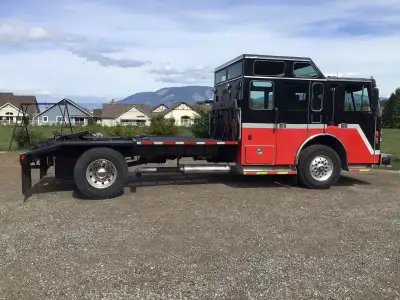 For sale 1993 Simon duplex, red / black. 98101 km, 8V92 engine, 9000 hr 500hp Call terry 778 824 094...
