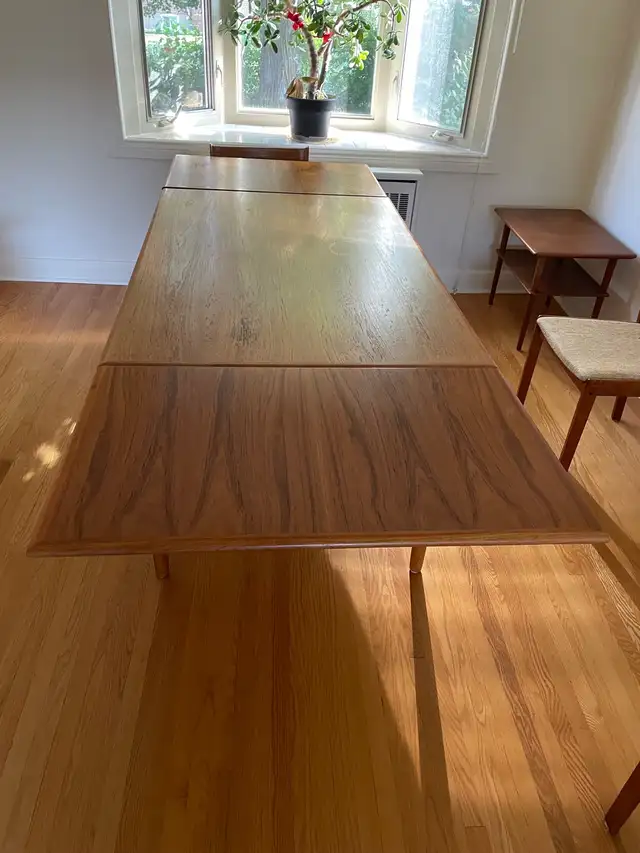 Mid-Century Teak Dining Table and Chairs in Dining Tables & Sets in City of Toronto - Image 6