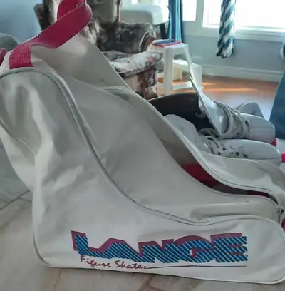 YOUTH SIZE 6 FIGURE SKATES, INCLUDES TRAVEL BAG, View more