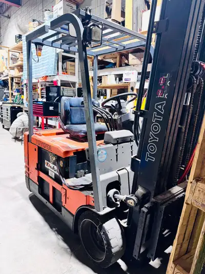 Forklift electric/ Chariot elevateur  - 438-459-7766, View more
