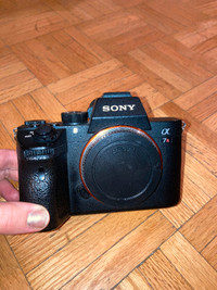 Sony  α7R III 35 mm full-frame camera with autofocus