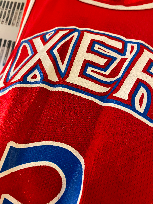 Champion - Allen Iverson Philadelphia 76ers vintage jersey (1996 in Arts & Collectibles in City of Toronto - Image 4