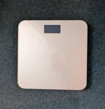 Bright LCD Display 4 High-Precision Sensors Rounded Corners Low Battery Indication Weight limit: 400...