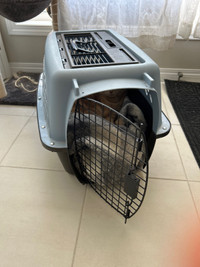Top and front opening pet carrier (without the cat)