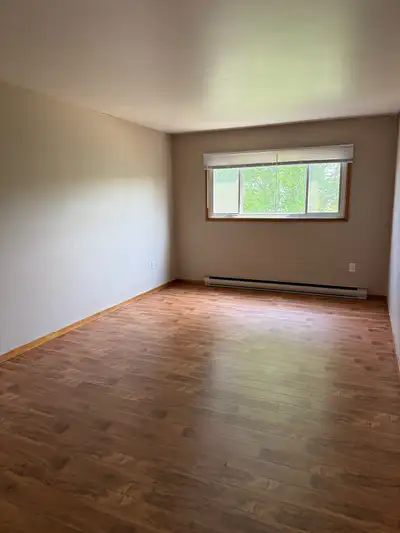 Bright and spacious. Close to all amenities. 1 bedroom unit- $1000 power not included 2 bedroom unit...