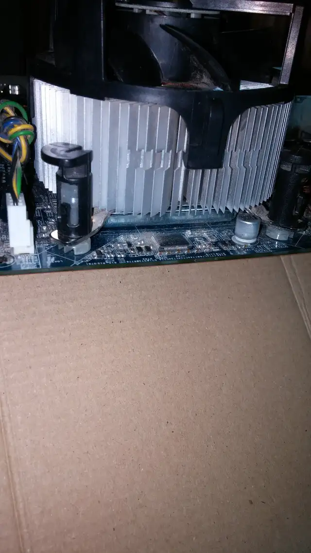 Intel Original Heat sink and Fan for PC mother board in System Components in Markham / York Region - Image 3