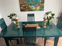 DINNING ROOM TABLE AND CHAIRS IN GREAT CONDITION FOR SALE