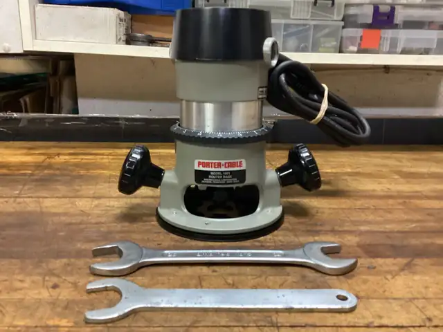 PORTER CABLE 6902 TYPE 5 H. D. 1 3/4 HP FIXED BASE 1/4” ROUTER in Power Tools in Barrie - Image 4