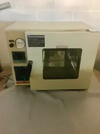 Vacuum Oven 