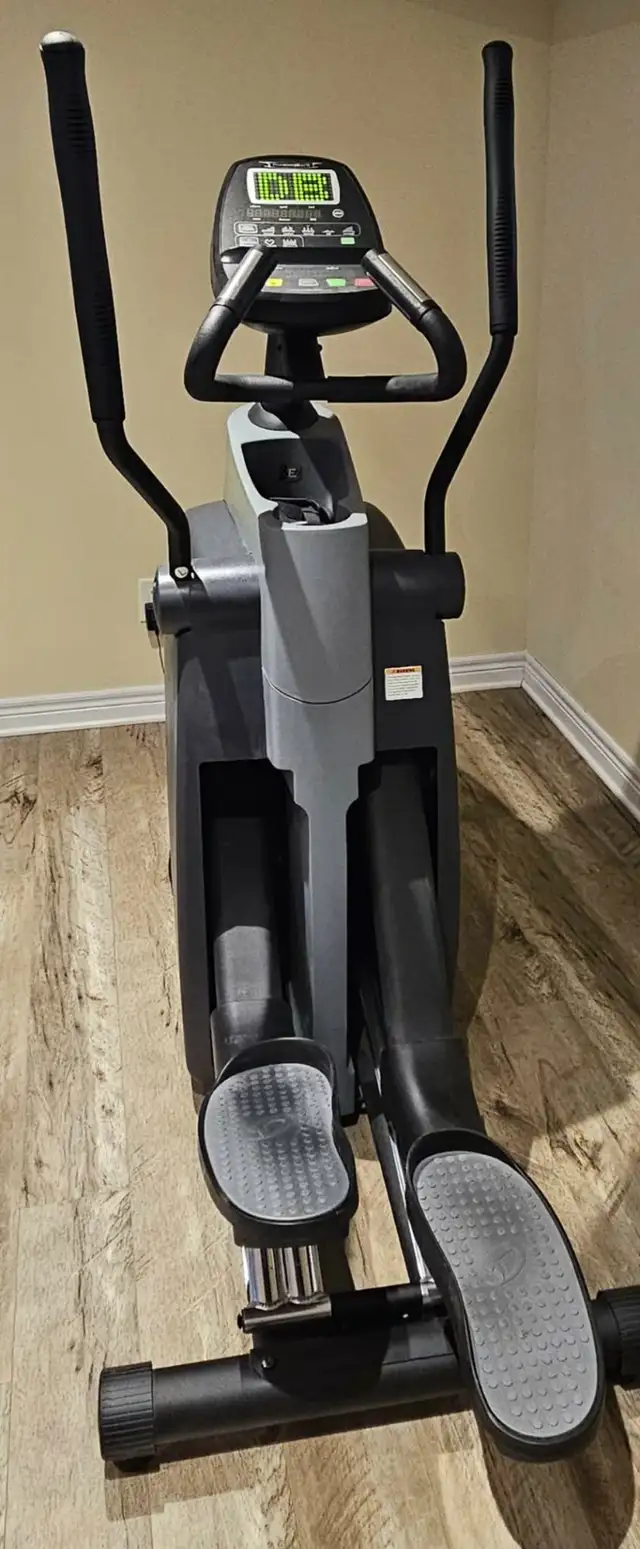 Diamondback 950Ef elliptical trainer in Exercise Equipment in Ottawa - Image 5
