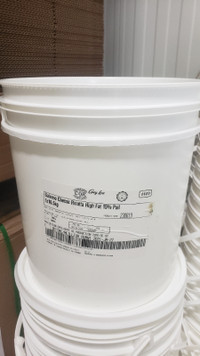 Plastic pails with lids for sale