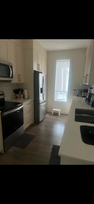 TOWNHOUSE ONE BEDROOM FOR RENT SINGLE CAR GARAGE ONE BEDROOM