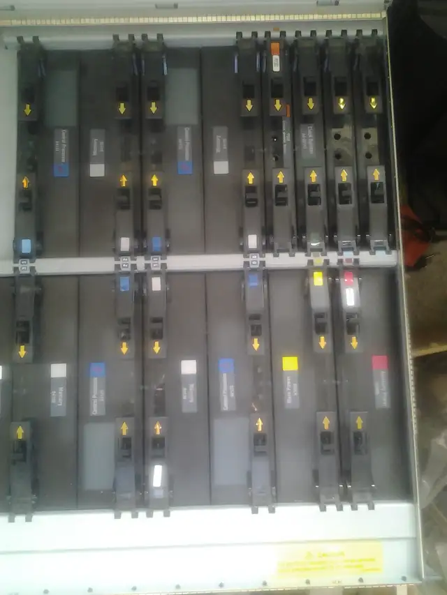 compaq alphaserver gs160 = 2 x gs80 4 x1000w pwr digital vaxstat ...