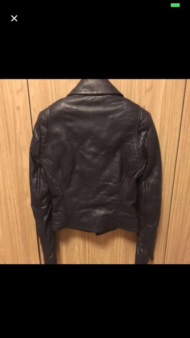 Authentic Balenciaga leather jacket dans Femmes - Hauts et vêtements d'extérieur  à Ville de Montréal - Image 2