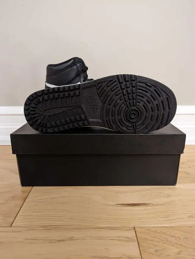 Jordan 1 High Golf Black White size 9.5 in Men's Shoes in Mississauga / Peel Region - Image 3