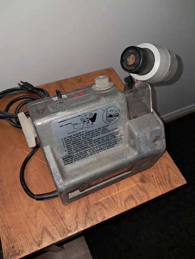 Black and Decker 'Drill Doctor' drill bit sharpener in Power Tools in Ottawa - Image 2