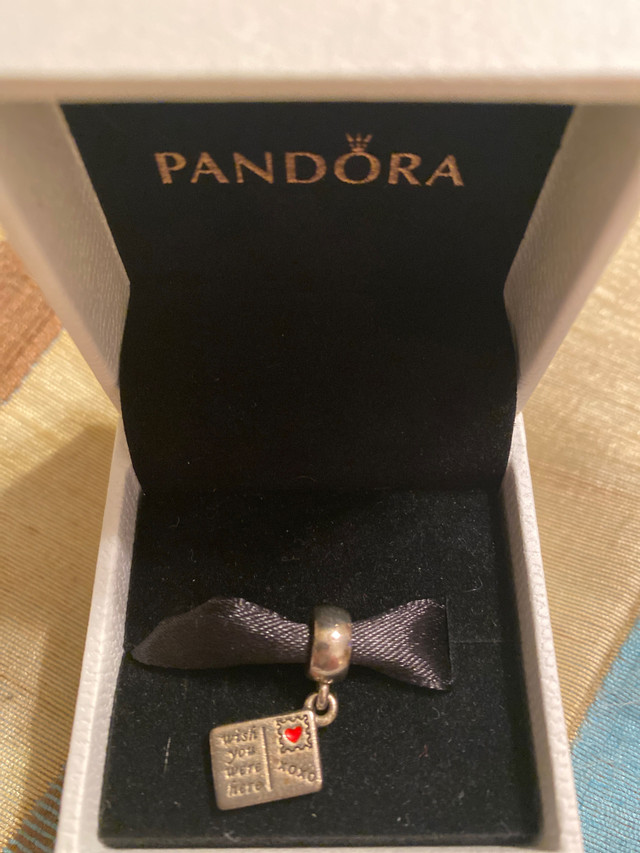 Pandora charm/ breloque  dans Bijoux et montres  à Laval/Rive Nord