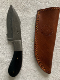 Brand new Damascus steel fixed hunting survival full tang knive 