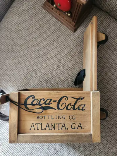 COCA-COLA BOTTLING CO. ATLANTA GA. MINIATURE WOODEN BOX DERBY CART. 25$