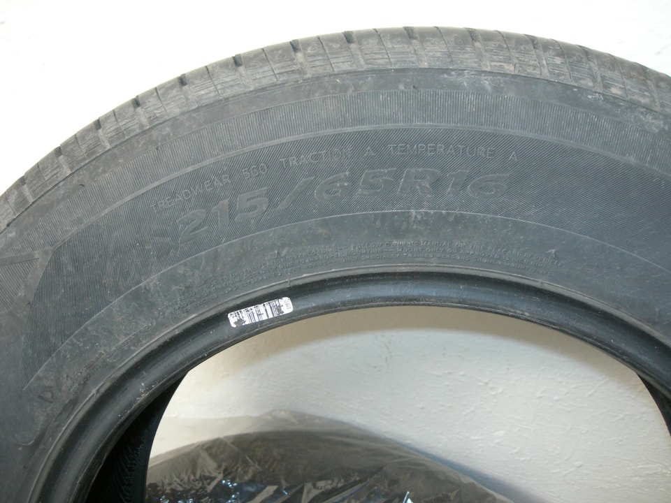 Pneus d'été Certified 215/65R16 - Un an et 1/2 d'utilisation | Tires ...