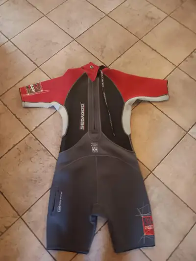 Men's Wet Suit (size XL), View more