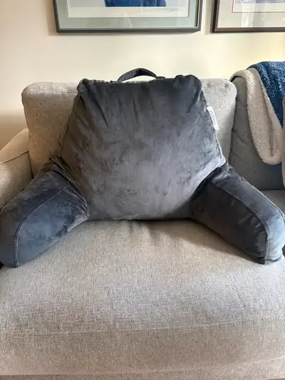 Nestl Reading Pillow - Never Used!, View more