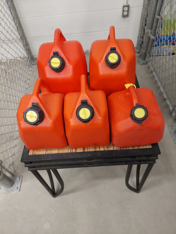 Scepter Jerry Gas Cans, 4, 5 & 10 litre excellent condition