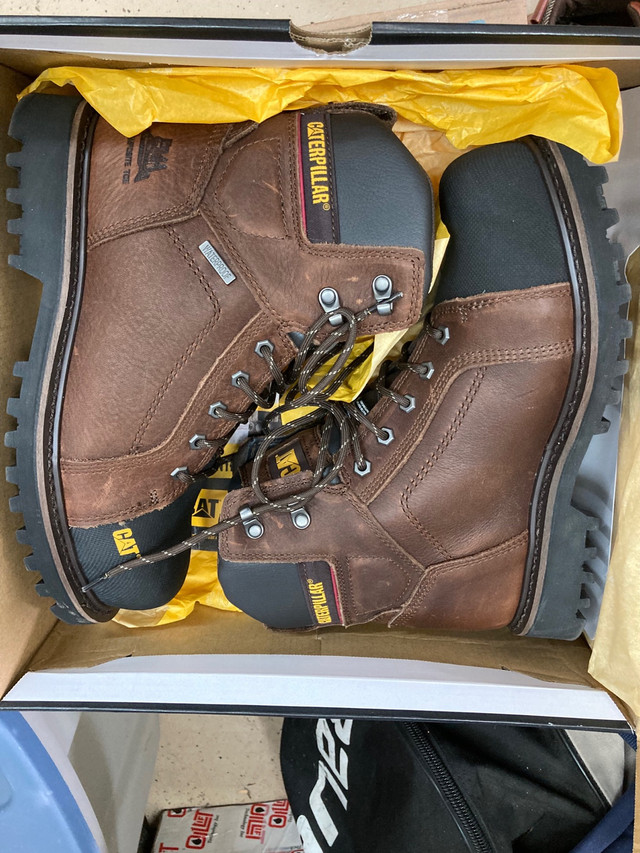 Caterpillar steel toed boots in Men's Shoes in Medicine Hat - Image 2