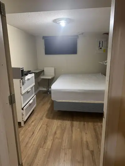 AVAILABLE TODAY, 2 furnished room in AIRDRIE. $600 per person, utilities $160 per person, $760 per m...